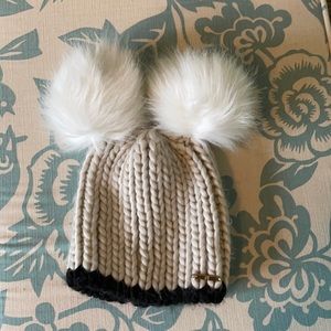 River island Pom Pom winter beanie